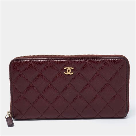 red wallet chanel